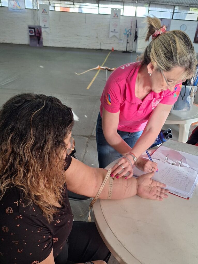enfermeria-linfedema-mujeres-cancer Flechas de vida: recuperación a través del tiro con arco